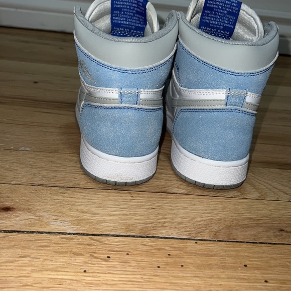 Jordan 1 Retro High Hyper Royal Smoke Grey - Picture 5 of 10